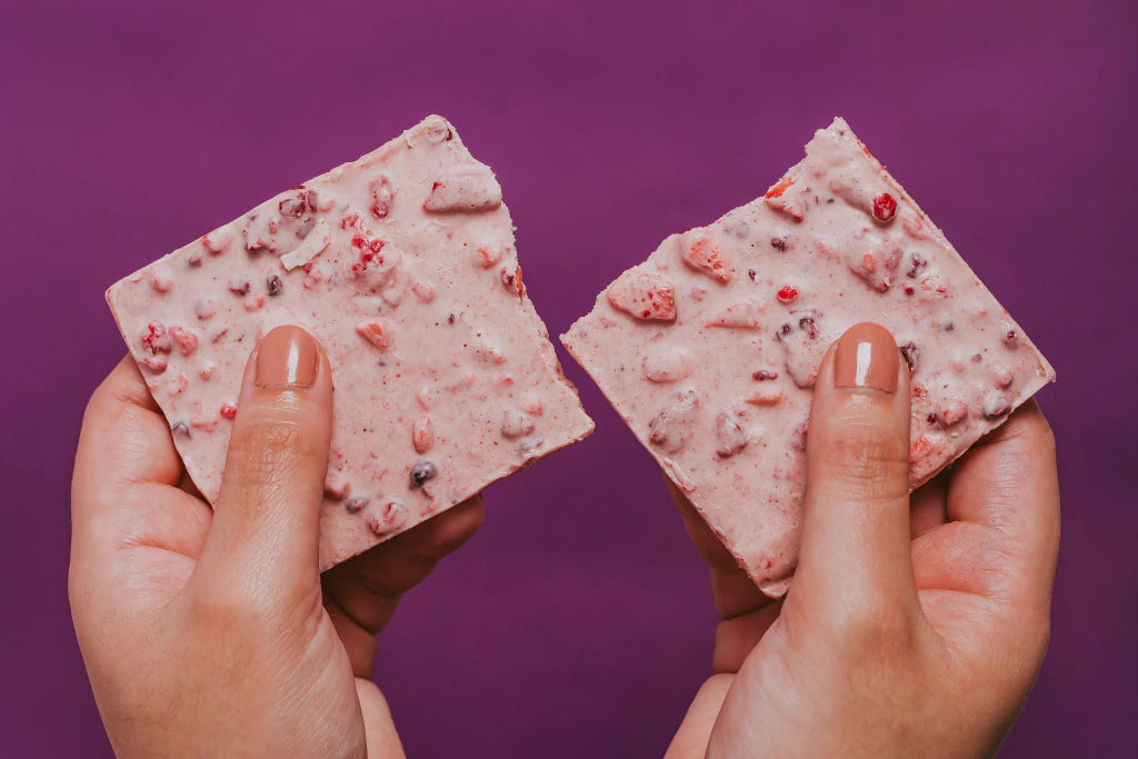 Barra Chocolate Branco com Frutas Vermelhas - Zero Adição de Açúcares, Lactose e Glúten - Luckau - 70g - imagem 3