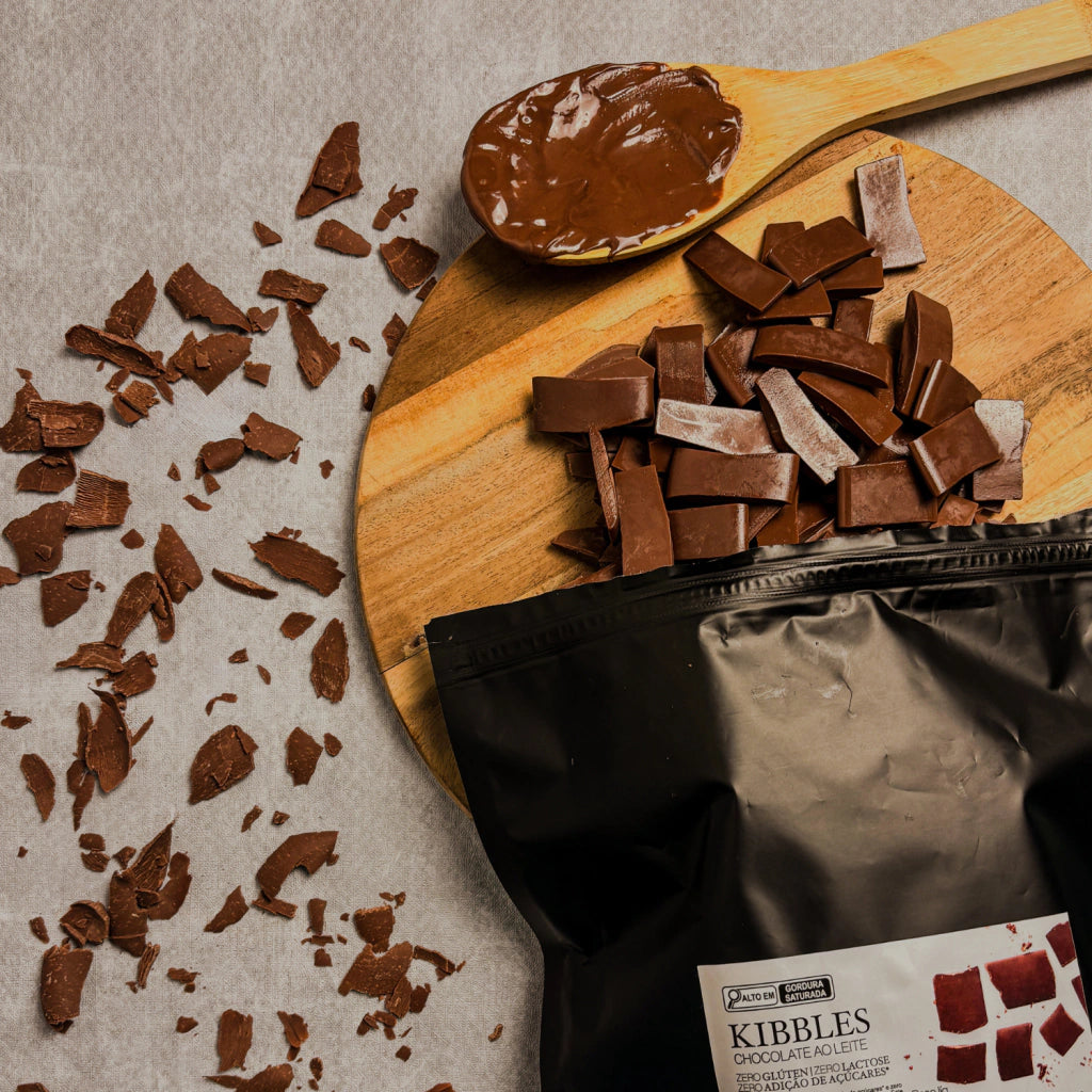 COBERTURA SABOR CHOCOLATE AO LEITE ZERO ADICAO DE ACUCARES E  ZERO LACTOSE - KIBBLE 2,01KG - imagem 2