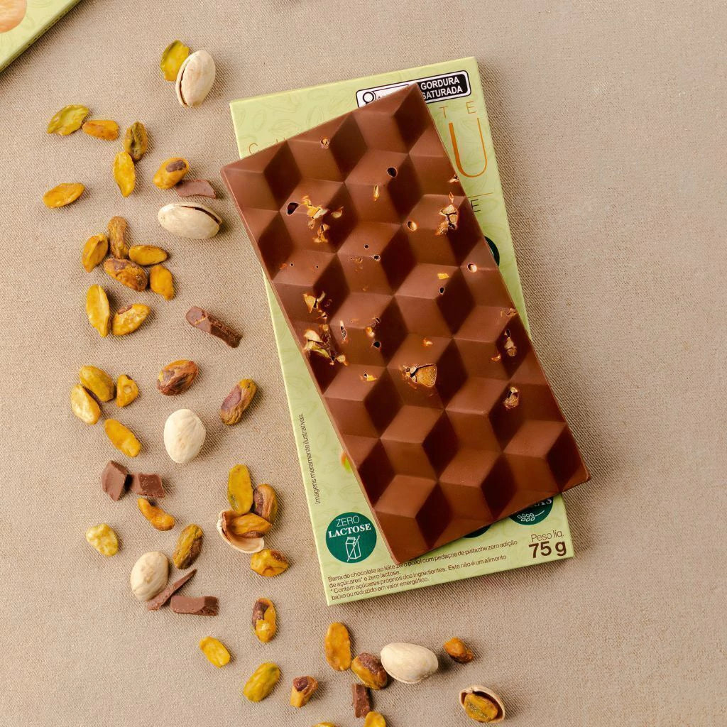 Barra Chocolate Ao Leite com pedaços de Pistache - Zero Adição de Açúcares, Lactose e Glúten - Luckau - 75g - imagem 2